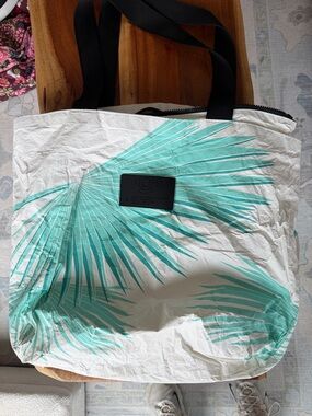 ALOHA Collection White Tote with Teal Palm Print and Black Straps